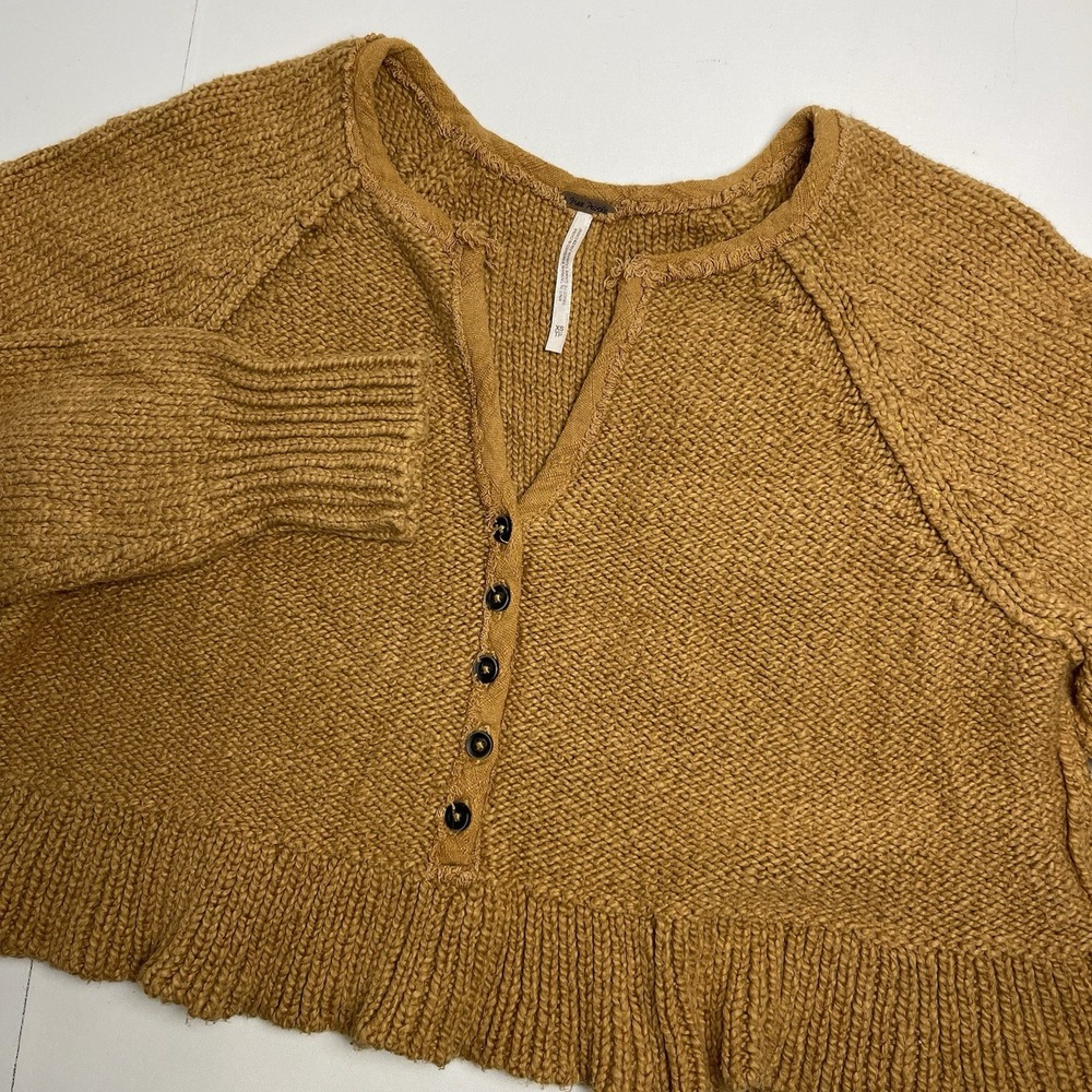 Free‎ People Women's XS Camel Brown Sweetheart Henley Cropped Sweater Knit